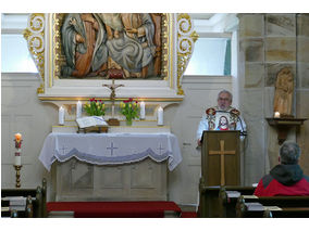 Bittprozession an der Weingartenkapelle (Foto: Karl-Franz Thiede)